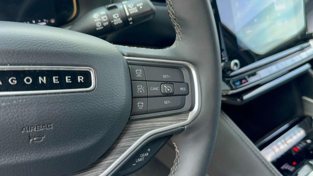 2023 Jeep Wagoneer L Series II 4x4