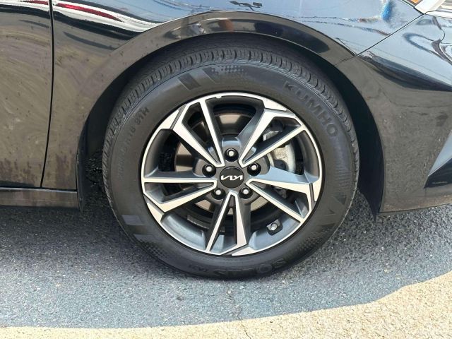2023 Kia Forte LXS IVT