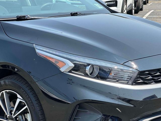 2023 Kia Forte LXS IVT