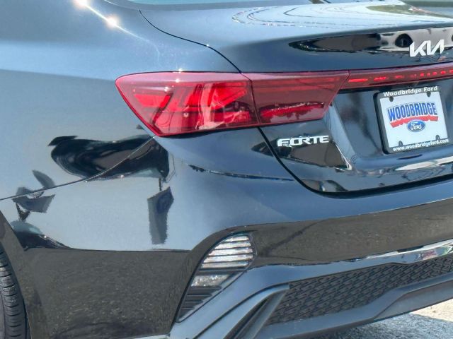 2023 Kia Forte LXS IVT
