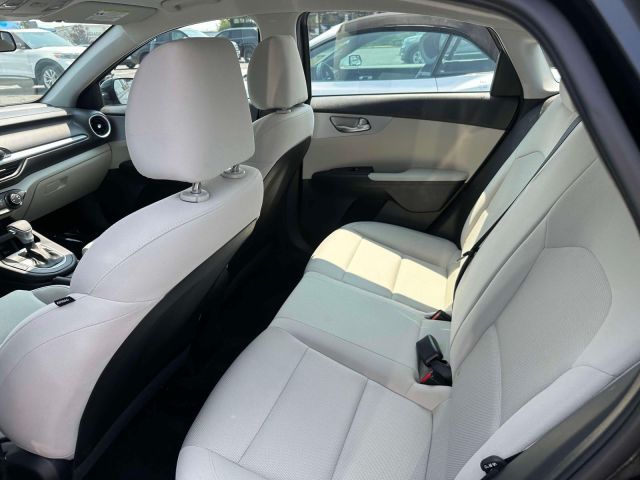 2023 Kia Forte LXS IVT