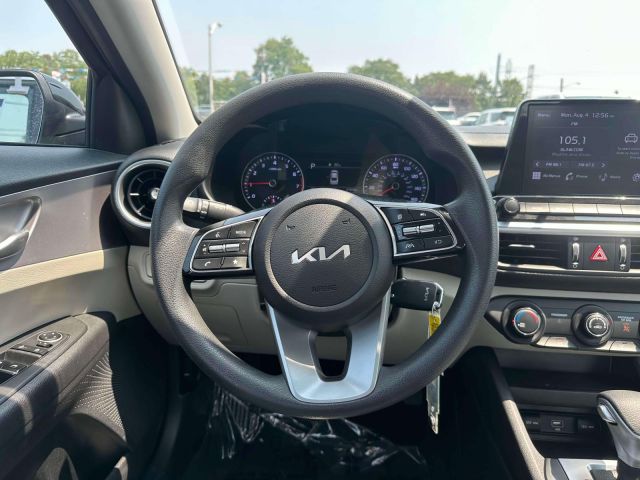 2023 Kia Forte LXS IVT