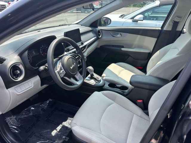 2023 Kia Forte LXS IVT