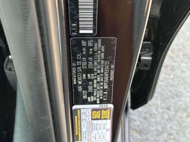 2023 Kia Forte LXS IVT