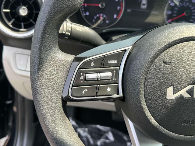 2023 Kia Forte LXS IVT