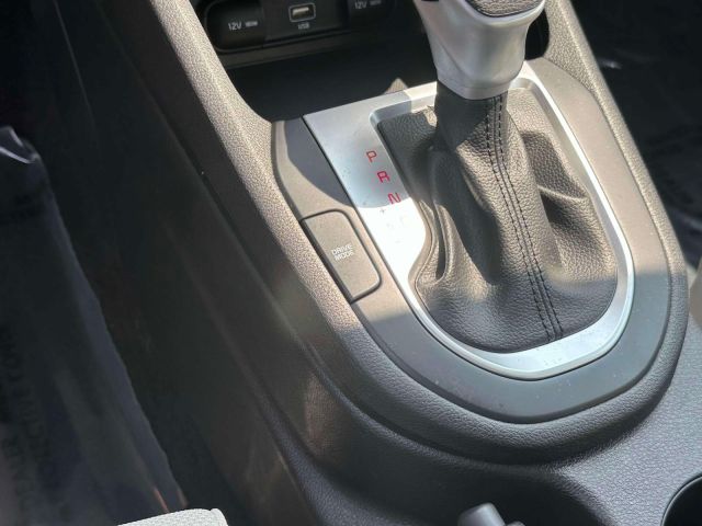 2023 Kia Forte LXS IVT