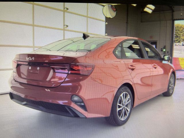 2023 Kia Forte LXS IVT
