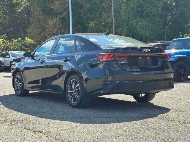 2023 Kia Forte LXS IVT