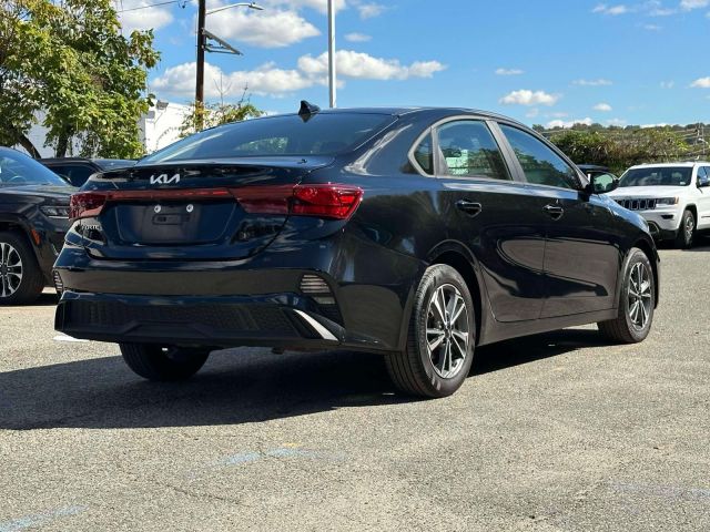 2023 Kia Forte LXS IVT