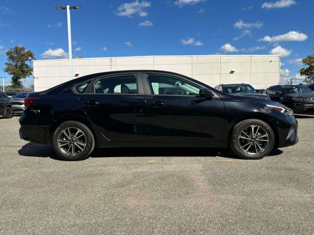 2023 Kia Forte LXS IVT