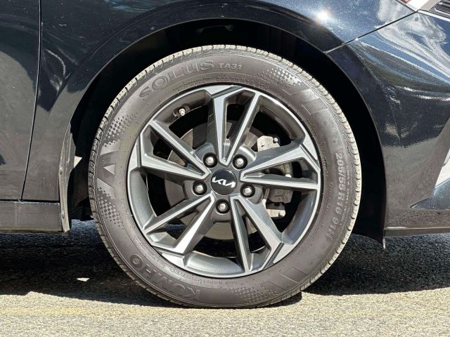 2023 Kia Forte LXS IVT