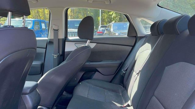 2023 Kia Forte LXS IVT