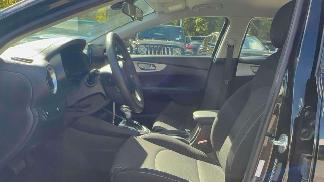 2023 Kia Forte LXS IVT