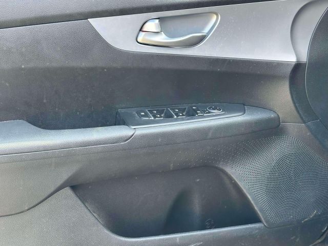 2023 Kia Forte LXS IVT