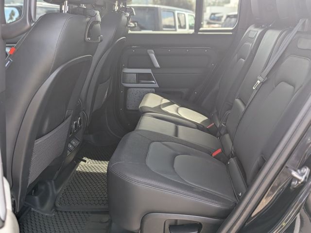 2023 Land Rover Defender 130 X-Dynamic SE 2023 Land Rover Defender 130 X-Dynamic SE