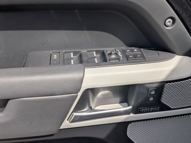 2023 Land Rover Defender 130 X-Dynamic SE 2023 Land Rover Defender 130 X-Dynamic SE