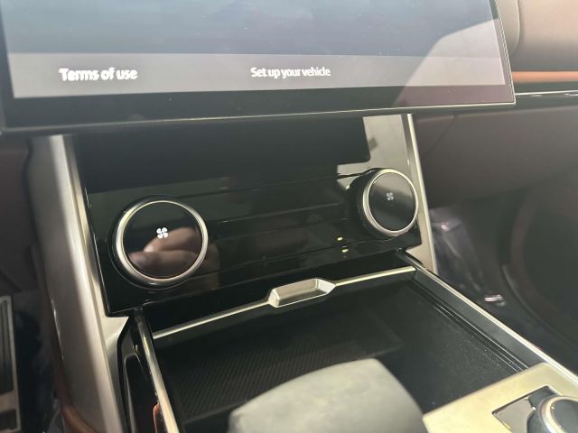 2023 Land Rover Range Rover P400 SE SWB