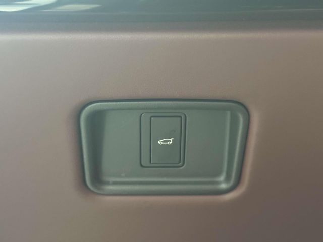 2023 Land Rover Range Rover P400 SE SWB