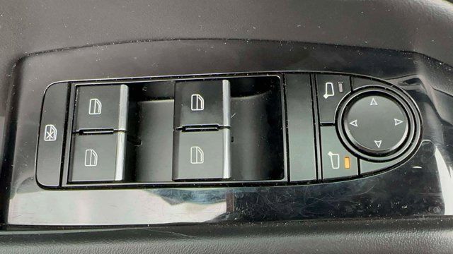 2023 Mazda CX-30 2.5 S Carbon Edition 2023 Mazda CX-30 2.5 S Carbon Edition