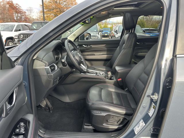 2023 Mazda CX-5 2.5 S Carbon Edition AWD 2023 Mazda CX-5 2.5 S Carbon Edition AWD