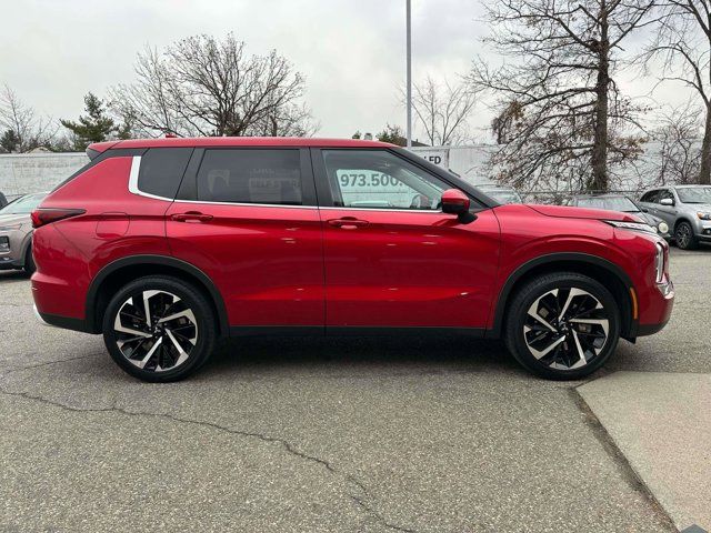 2023 Mitsubishi Outlander SE
