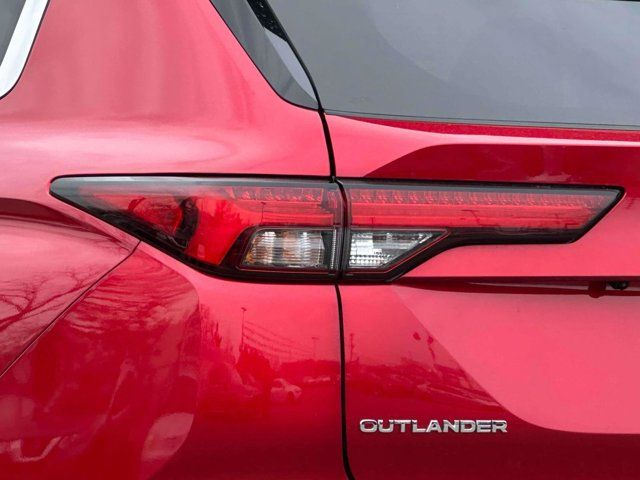2023 Mitsubishi Outlander SE