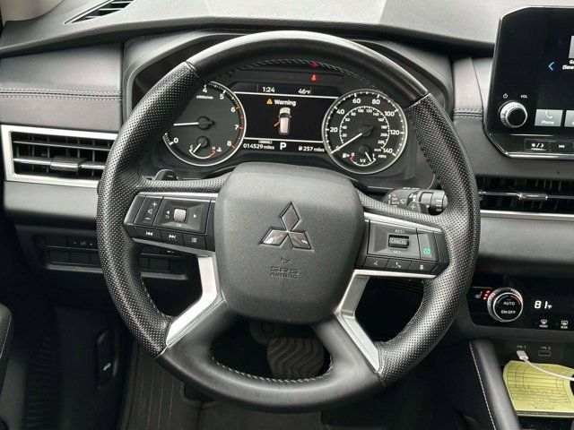 2023 Mitsubishi Outlander SE