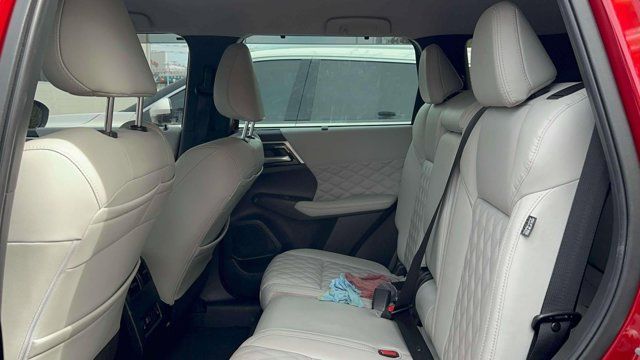 2023 Mitsubishi Outlander SEL