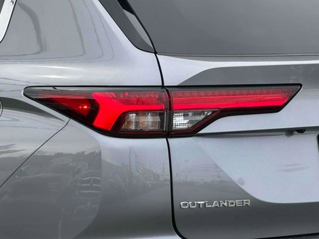 2023 Mitsubishi Outlander PHEV SE