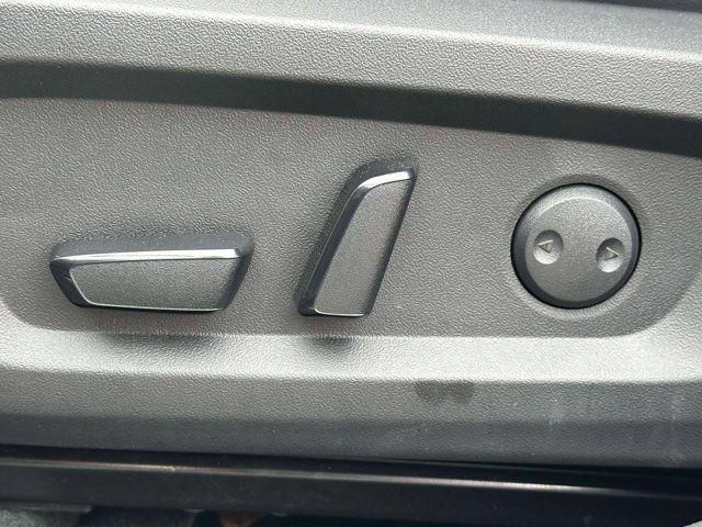 2023 Mitsubishi Outlander PHEV SE