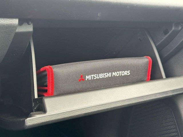 2023 Mitsubishi Outlander PHEV SE