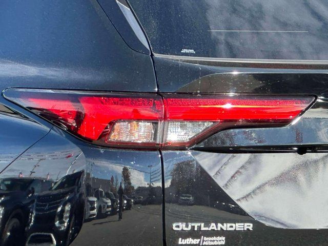 2023 Mitsubishi Outlander PHEV SE