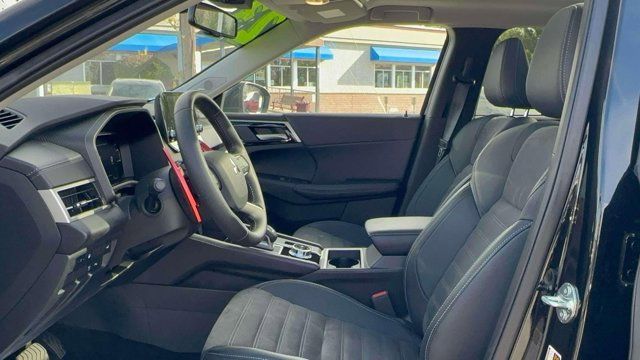 2023 Mitsubishi Outlander PHEV SE