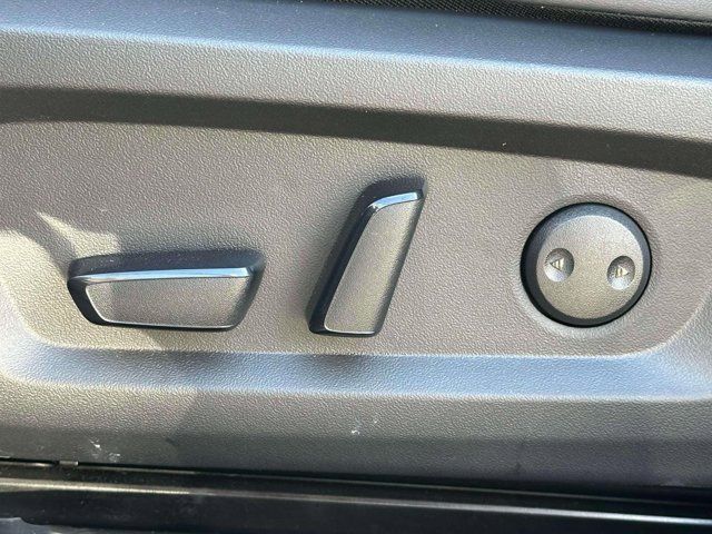 2023 Mitsubishi Outlander PHEV SE