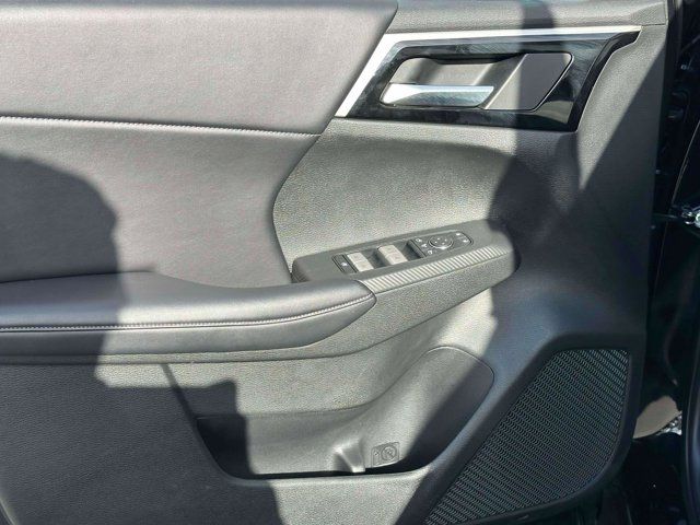 2023 Mitsubishi Outlander PHEV SE
