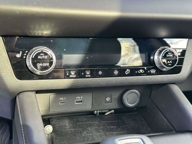 2023 Mitsubishi Outlander PHEV SE