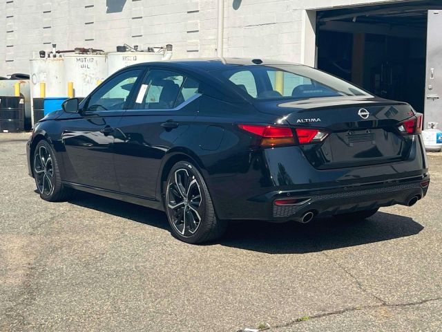 2023 Nissan Altima 2.5 SR Sedan