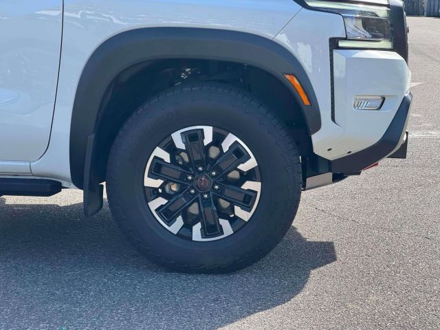 2023 Nissan Frontier Crew Cab 4x4 PRO-4X Auto 2023 Nissan Frontier Crew Cab 4x4 PRO-4X Auto