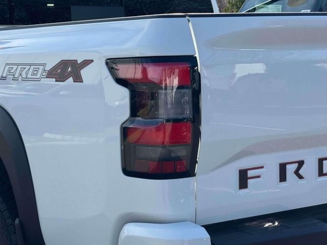 2023 Nissan Frontier Crew Cab 4x4 PRO-4X Auto 2023 Nissan Frontier Crew Cab 4x4 PRO-4X Auto
