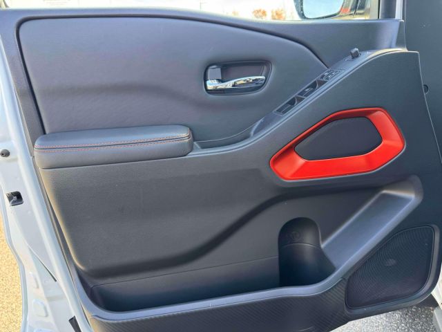 2023 Nissan Frontier Crew Cab 4x4 PRO-4X Auto 2023 Nissan Frontier Crew Cab 4x4 PRO-4X Auto