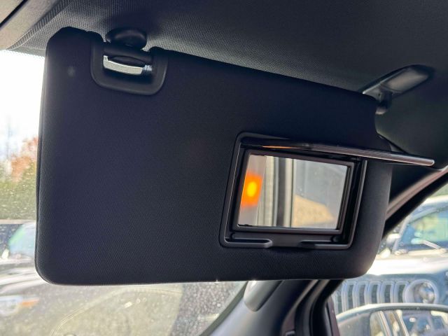 2023 Nissan Frontier Crew Cab 4x4 PRO-4X Auto 2023 Nissan Frontier Crew Cab 4x4 PRO-4X Auto