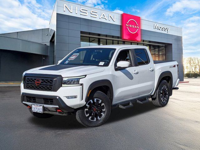 2023 Nissan Frontier PRO-4X's photo
