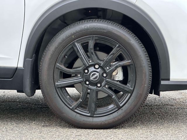 2023 Nissan Kicks SR FWD