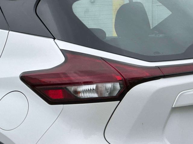 2023 Nissan Kicks SR FWD
