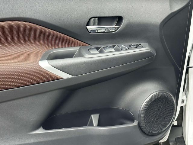 2023 Nissan Kicks SR FWD