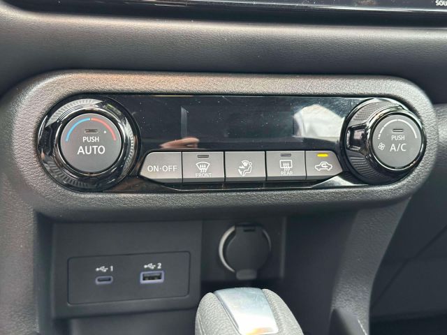 2023 Nissan Kicks SR FWD