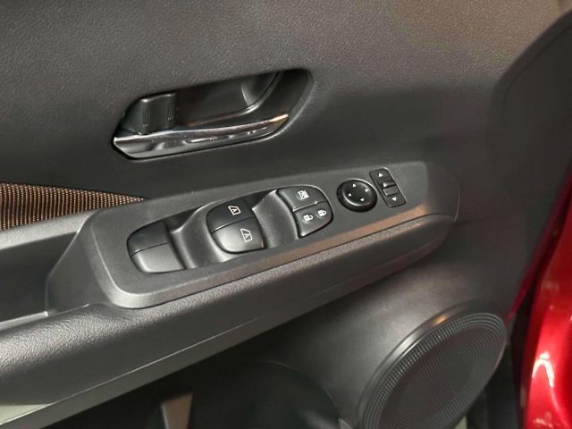2023 Nissan Kicks SR FWD