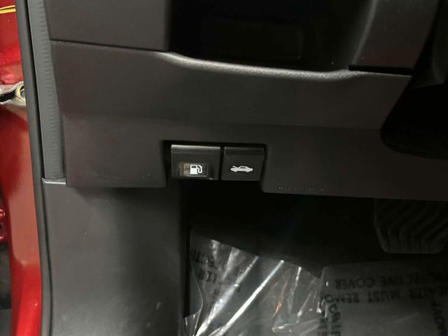 2023 Nissan Kicks SR FWD
