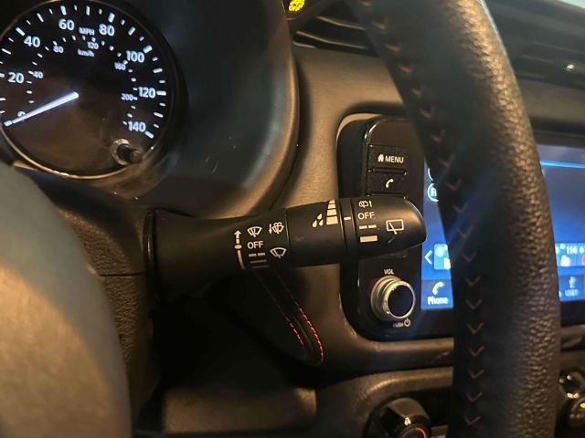 2023 Nissan Kicks SR FWD