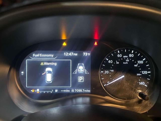 2023 Nissan Kicks SR FWD